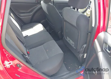 2008 Toyota Matrix z USA, uszkodzony, nr VIN 2T1KR32E68C695529